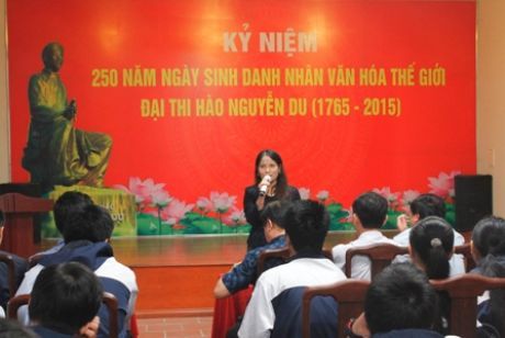Trường THPT Chuyên Hà Tĩnh tìm hiểu về Nguyễn Du và truyện Kiều trên quê hương Đại thi hào.