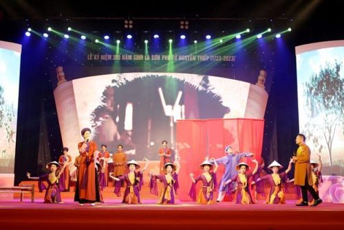 to-chuc-le-ky-niem-300-nam-nam-sinh-la-son-phu-tu-nguyen-thiep-1723-2023-