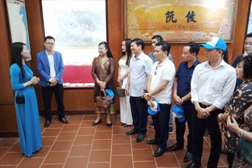 ban-hanh-ke-hoach-trien-khai-thuc-hien-chuong-trinh-day-manh-cac-hoat-dong-phuc-vu-hoc-tap-suot-doi-trong-thu-vien-bao-tang-trung-tam-van-hoa-den-nam-2030-