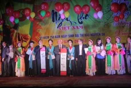 Ngày thơ Việt Nam lần thứ 13 tổ chức trên quê hương Đại thi hào Nguyễn Du.