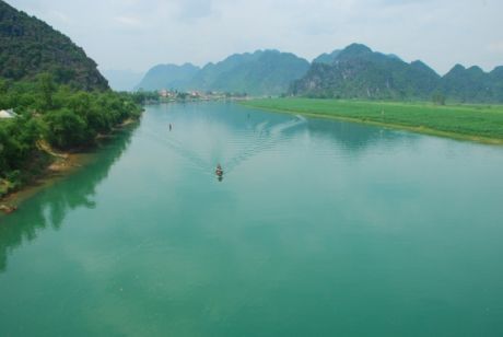 Thăng Long và Hà Tĩnh trong thơ chữ Hán Nguyễn Du