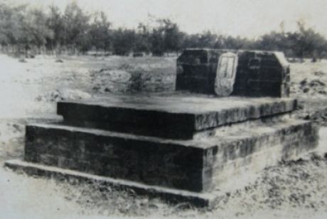 Lăng mộ Đại thi hào Nguyễn Du