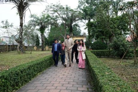 Đoàn công tác UNESCO tham quan Di tích quốc gia đặc biệt Khu lưu niệm Đại thi hào Nguyễn Du